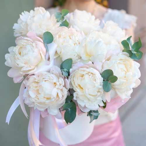 Обворожительная композиция нежных пионов