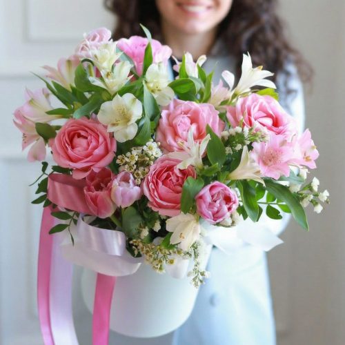 Объемная композиция с нежными розами