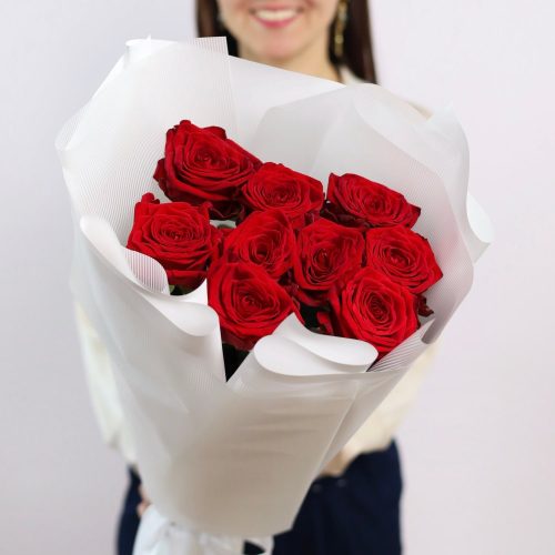 Букет ароматных роз Ред Наоми