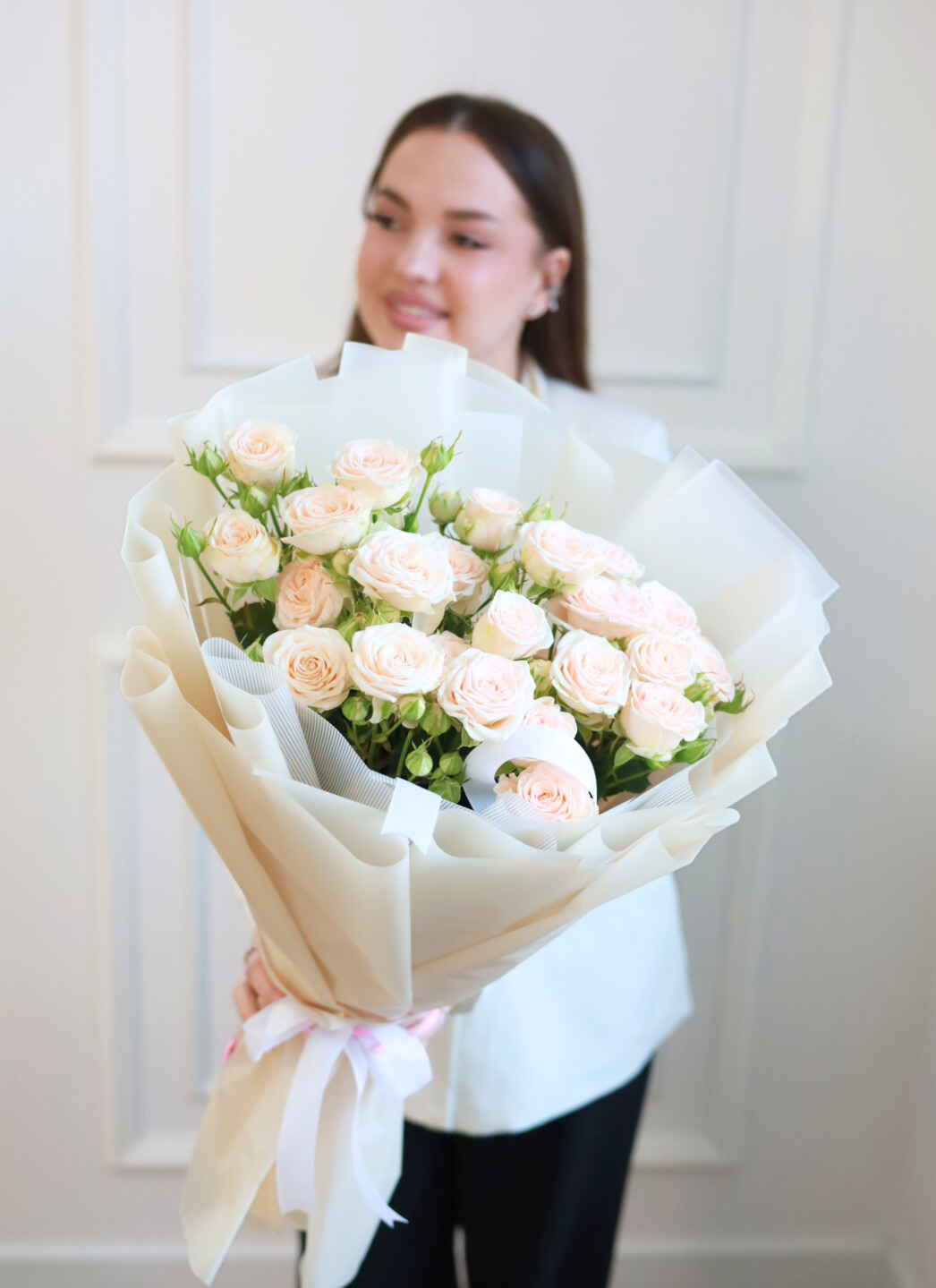 Букет премиальных пионовидных роз — изображение 2