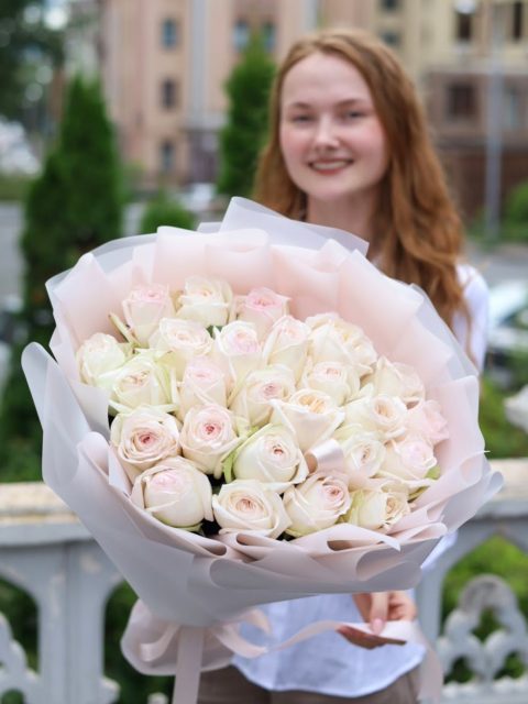 Букет пионовидных роз White O'Hara