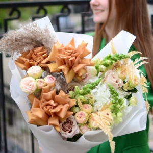 Объемный букет с карамельными французскими розами #П8201