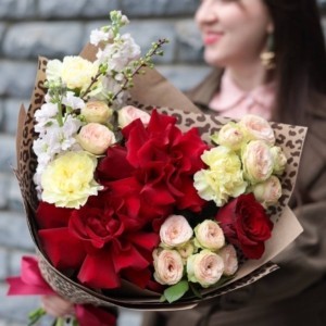 Ароматный букет с розами и маттиолой #6204