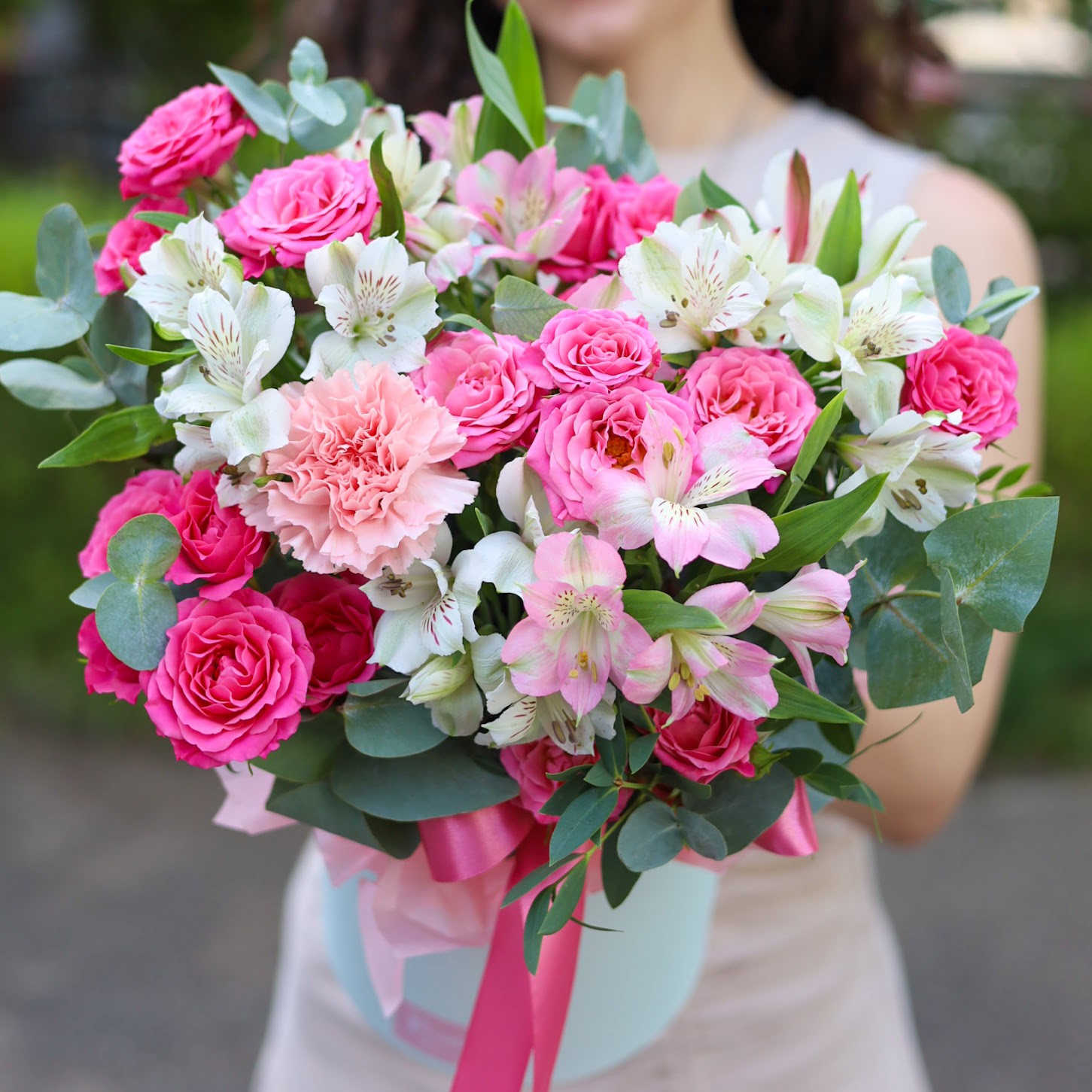 Объемная композиция со стойкой альстромерией | Цена — 3750 ...