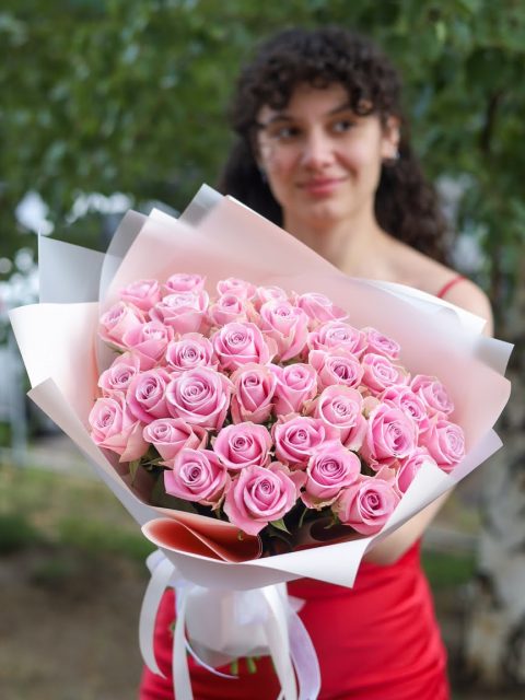 Букет из 35 розовых роз