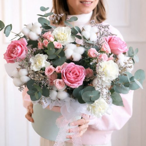 Авторская композиция с пионовидными розами