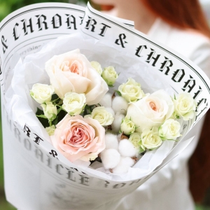 Букет с розами White O'Hara