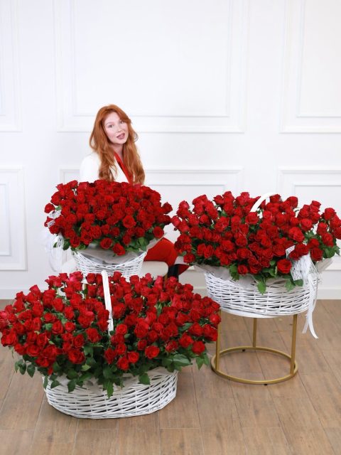 Роскошный сет изысканных красных роз