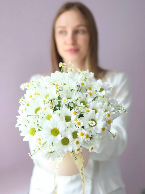 Композиция с ароматными ромашками